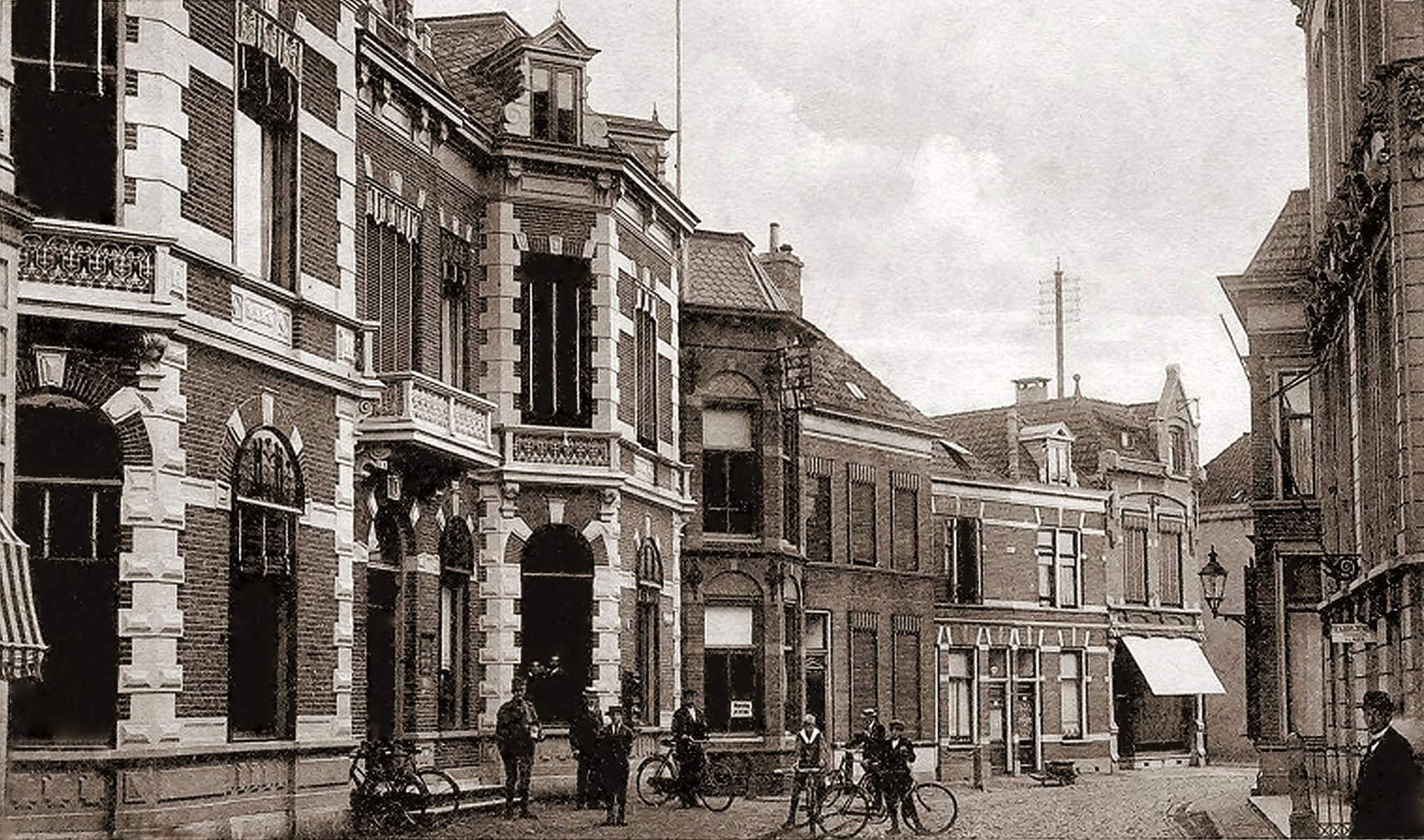Acaciaplein vanaf de Nachtegaalstraat